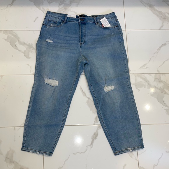 New Highrise Straight Leg Jeans With Lycra Spandex - Picture 6 of 16